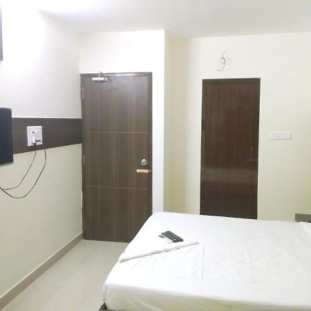 Hotel Amrita Mogappair Ченнаи Экстерьер фото