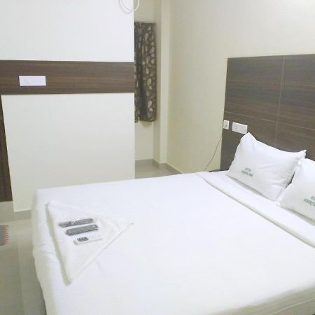 Hotel Amrita Mogappair Ченнаи Экстерьер фото